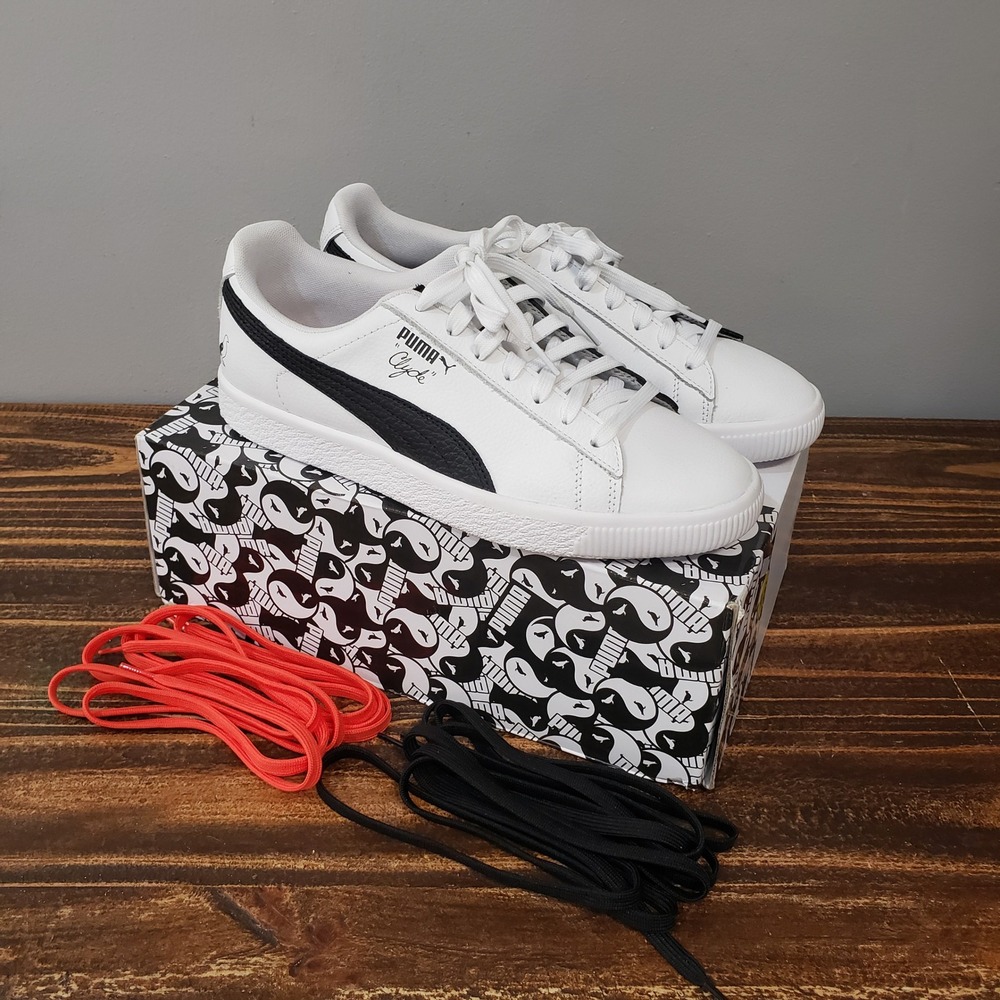 Puma Sneakers Mens 9.5 Clyde Staple Pigeon White Black New Mismatched 387494-01